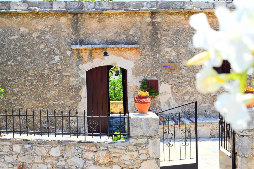 Anna'S Stone House Megala Chorafia Exterior foto